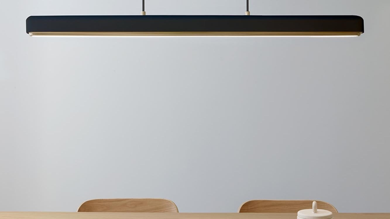 Entdecke die Hazel Leuchten von Umage: Eleganz, Funktionalität und skandinavisches Design vereinen sich in warmem, dimmbarem Licht.