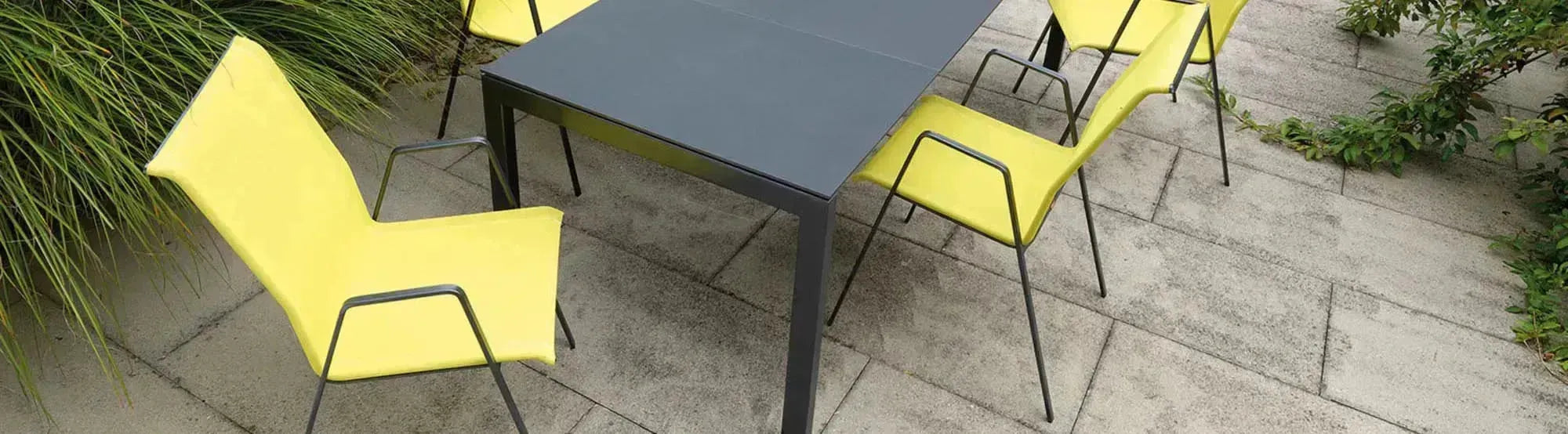Fiberglastische und Gartenstühle der Luzern-Kollektion von Schaffner, Swiss Made, wetterfest und vielseitig für Garten, Terrasse oder Gastronomie.
