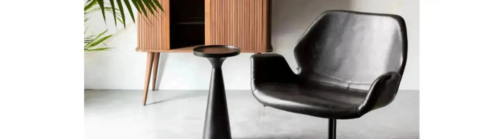 Stilvolle Stühle und Sessel der Nikki-Kollektion von Zuiver mit modernem, elegantem Design, klaren Linien und geschmackvoller Farbpalette, perfekt für Esszimmer, Wohnzimmer oder Arbeitsbereiche.