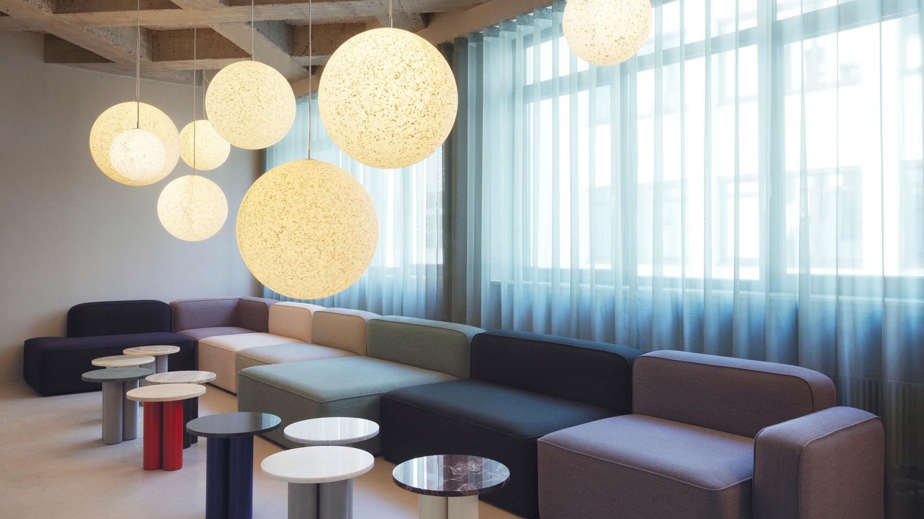 Entdecke die Pix Leuchten von Normann Copenhagen: modernes skandinavisches Design, individuelle Gestaltung, hochwertige Materialien für stilvolles Licht.