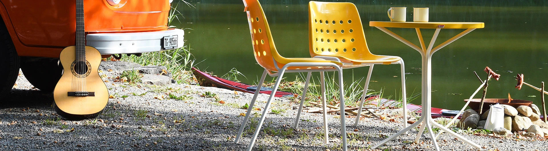 Kompakte Outdoor-Tische der PIX-Kollektion von Schaffner, ideal für Gastronomie, Garten und Terrasse, in modernem Design und wetterfester Swiss-Made-Qualität.
