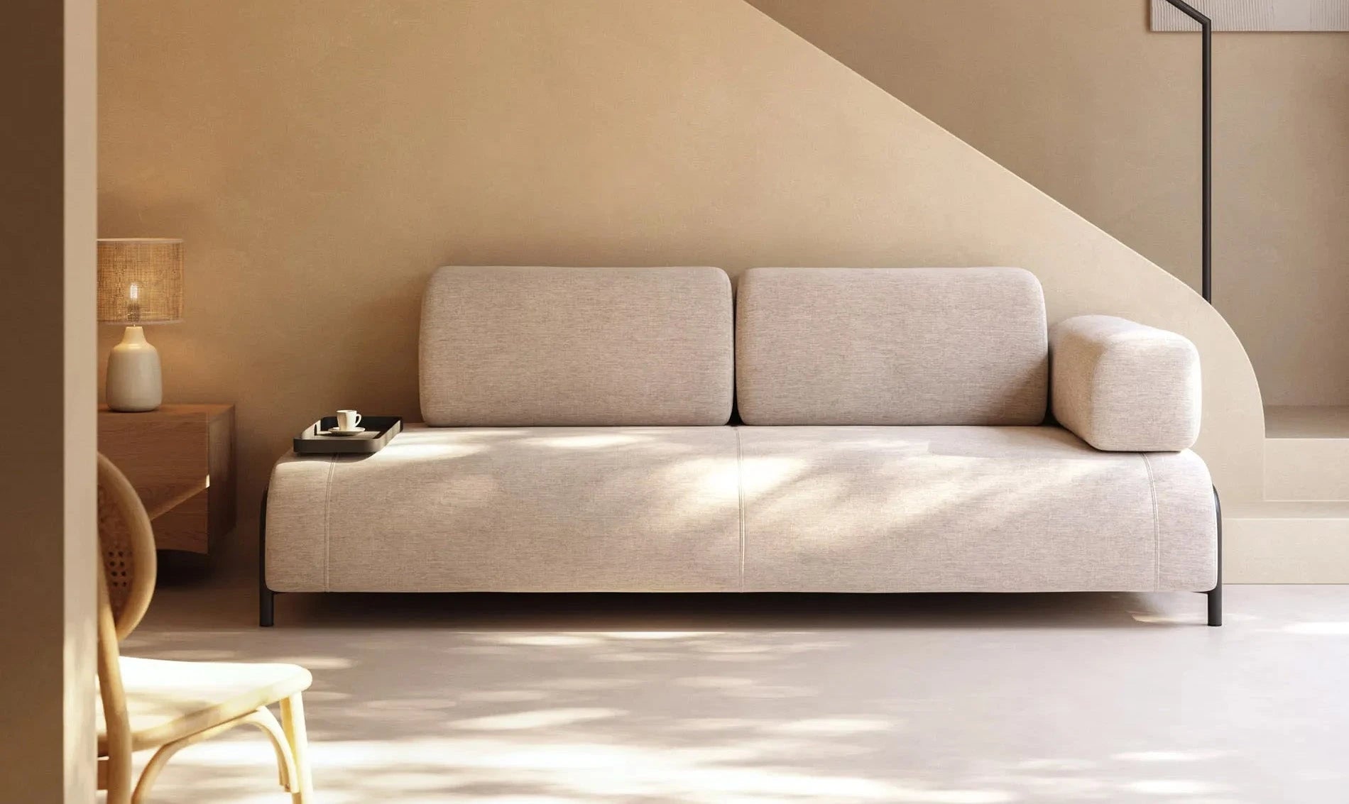 Sofa bereits mit Fleckenschutz behandelt. Perfekt für Kinder und Haustiere