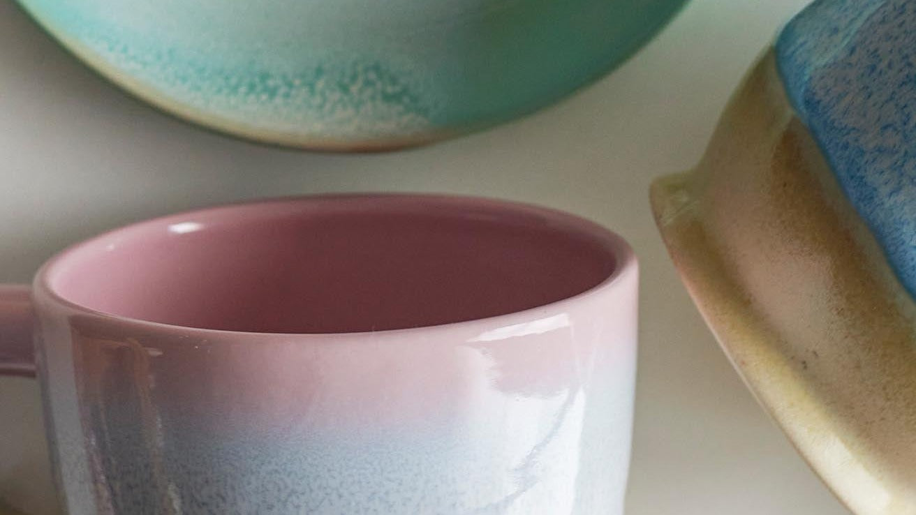 Entdecke die eleganten Safie Tassen von Bloomingville: handgefertigt, einzigartig und perfekt für jeden Tag. Skandinavisches Design für dein Zuhause!