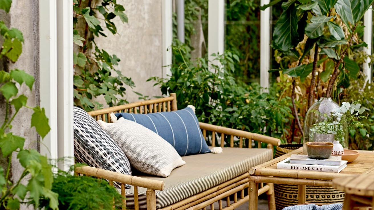 Entdecke die elegante Sole-Kollektion von Bloomingville: nachhaltige Bambusmöbel, skandinavisches Design, harmonische Atmosphäre für dein Zuhause.