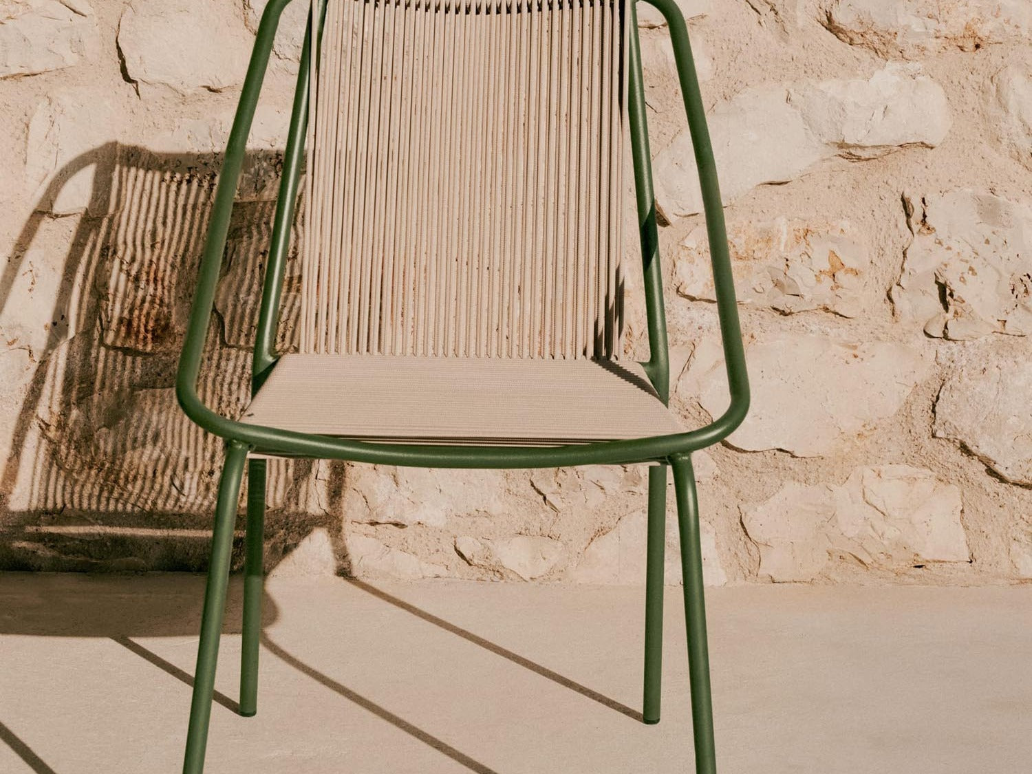 Elegante Zivia Kollektion von Kave Home: stilvolle Möbel mit modernem Design und warmen Holztönen.