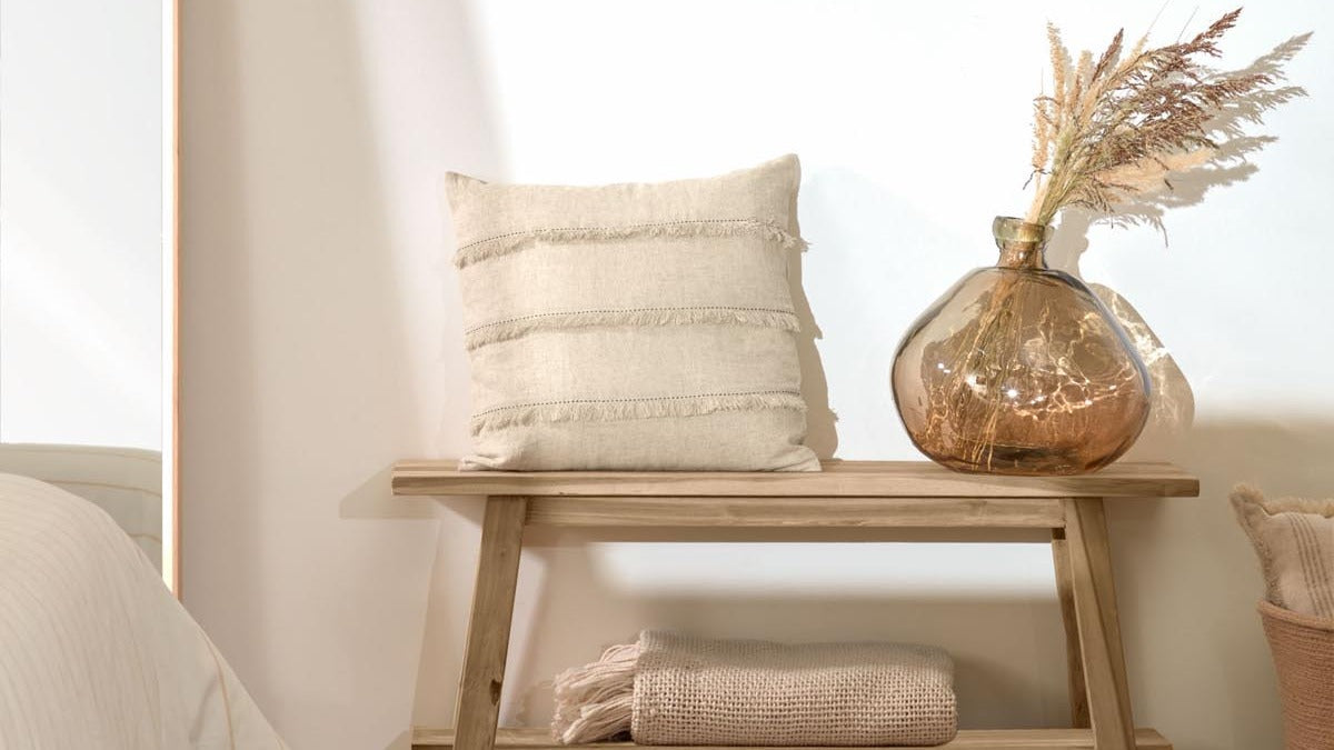 Entdecke unsere stilvollen, nachhaltigen Möbel aus recycelten Materialien. Setze ein Zeichen für Umweltbewusstsein und gestalte dein Zuhause einzigartig!