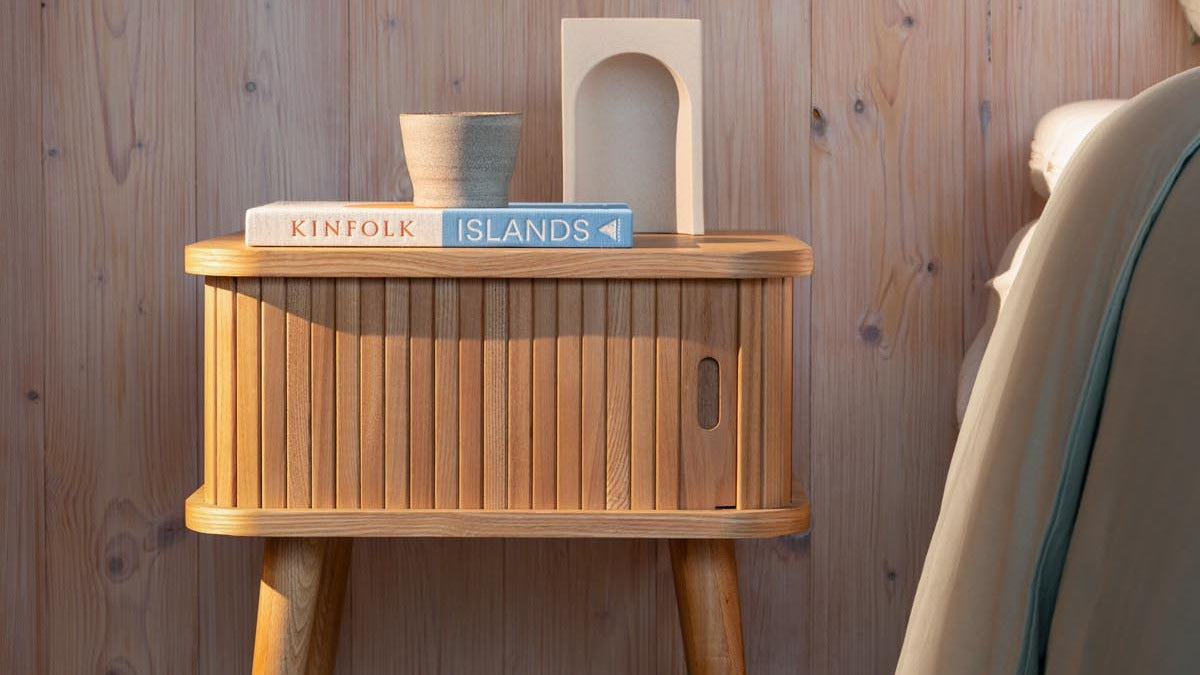 Entdecke die elegante Barbier-Kollektion von Zuiver: stilvolle Kommoden und Vitrinen, die modernes Design und praktische Stauraumlösungen vereinen.