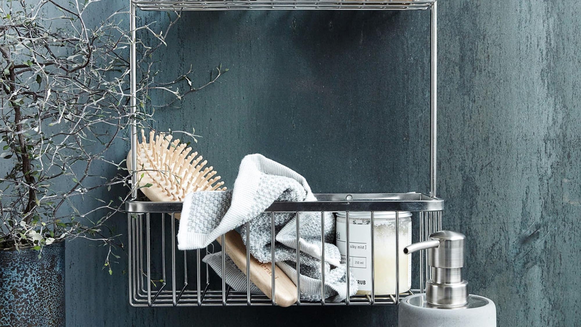 Entdecke die eleganten Wandregale der Bath-Serie von House Doctor. Minimalistisches Design für dein Badezimmer, funktional und stilvoll.