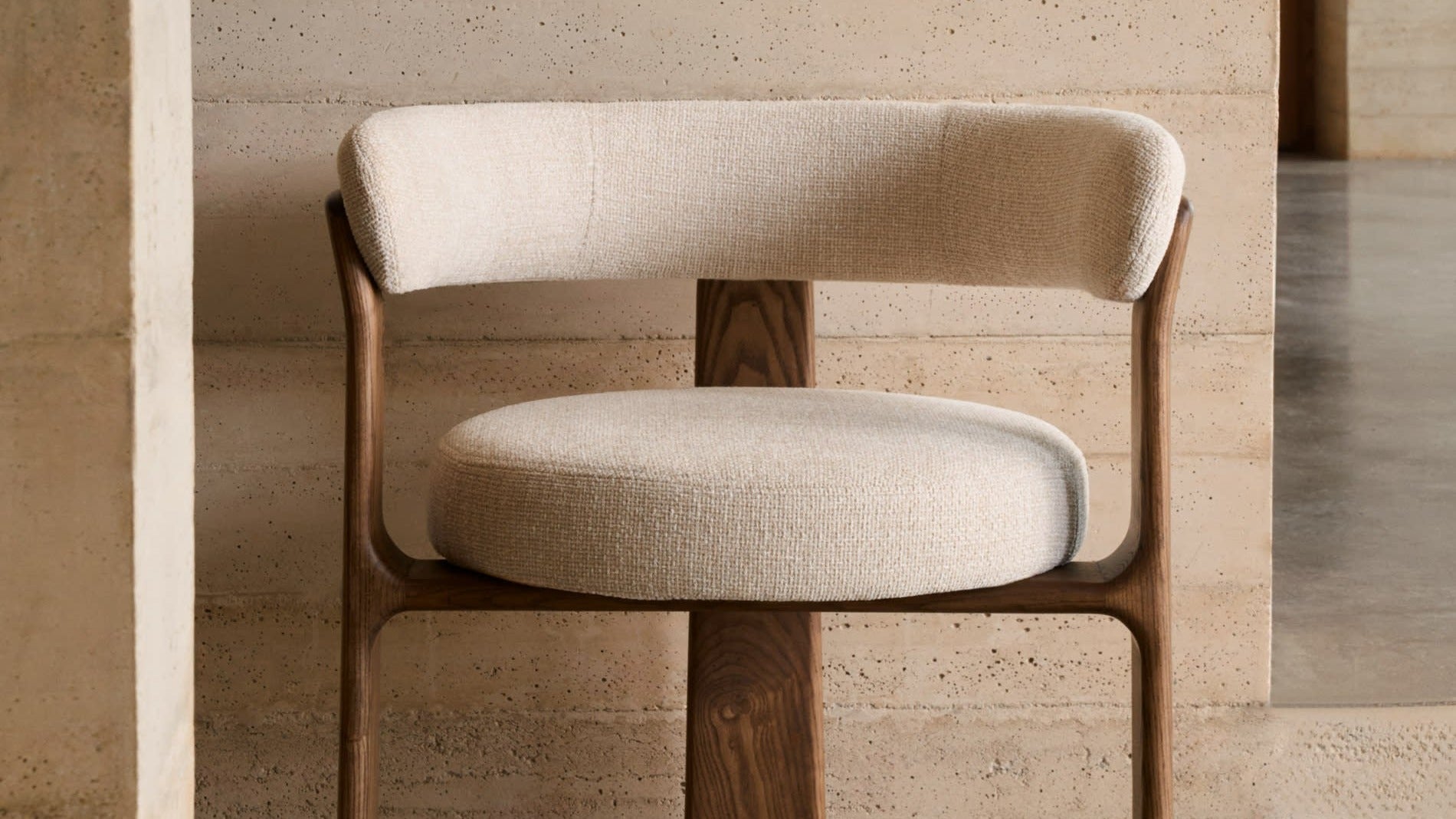 Entdecke unsere FSC Holz Möbel – nachhaltig, hochwertig und stilvoll. Perfekt für umweltbewusste Einrichtung in jedem Raum.