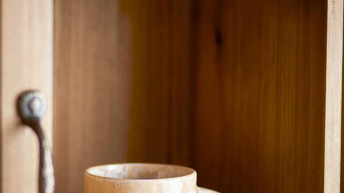 Milani Tassen, Schalen und Servierplatten von Bloomingville aus Steingut mit reaktiver Glasur in Grün, Blau und Natur