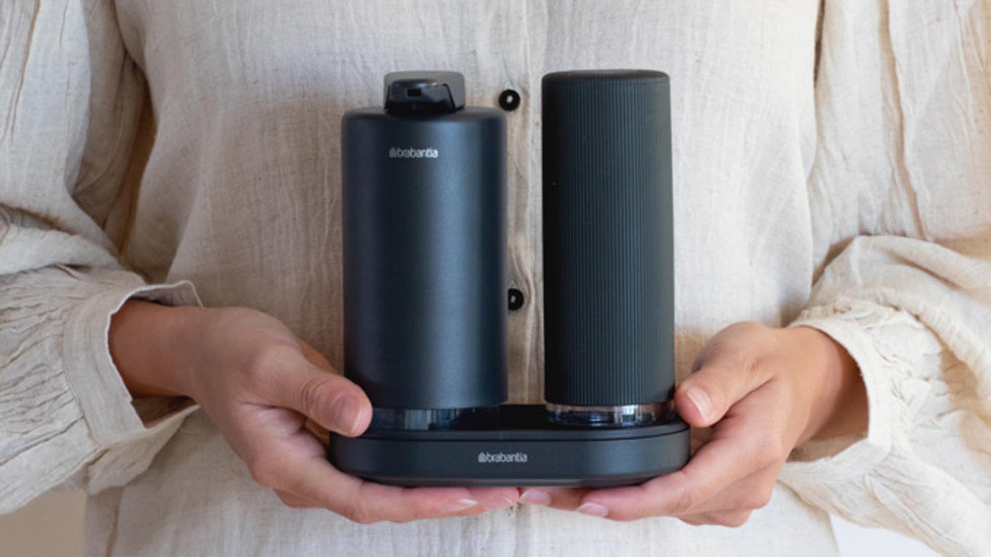 Brabantia Kollektion: Stilvolle, langlebige Haushaltslösungen wie Mülleimer und Wäschekörbe – jetzt online bei Kaqtu kaufen.