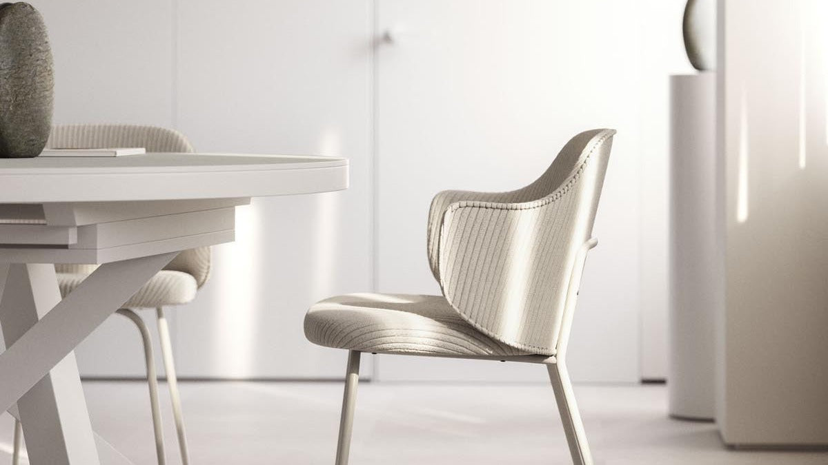 Eleganter Cordstuhl mit markanter Struktur, lässigem Look und hohem Sitzkomfort – ideal für stilvolle Wohnräume.