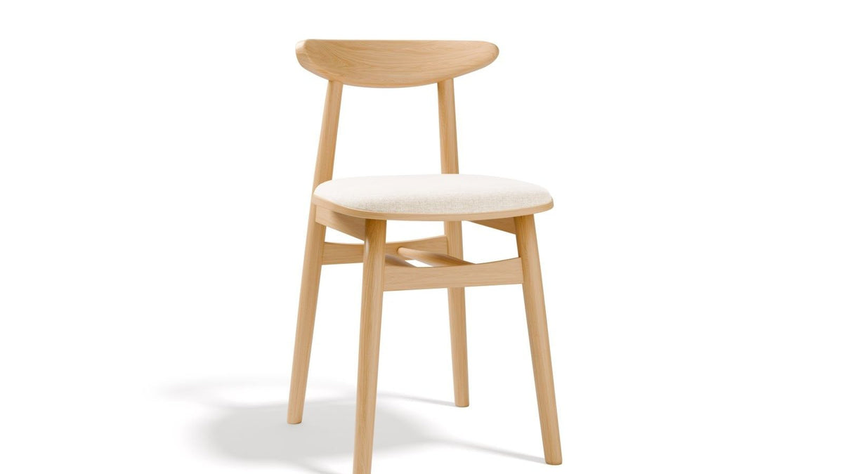 Zwei gepolsterte Bony Stühle von Cosmopolitan Design mit Buchengestell, Stoff- oder Samtbezug und farbigen Beinen