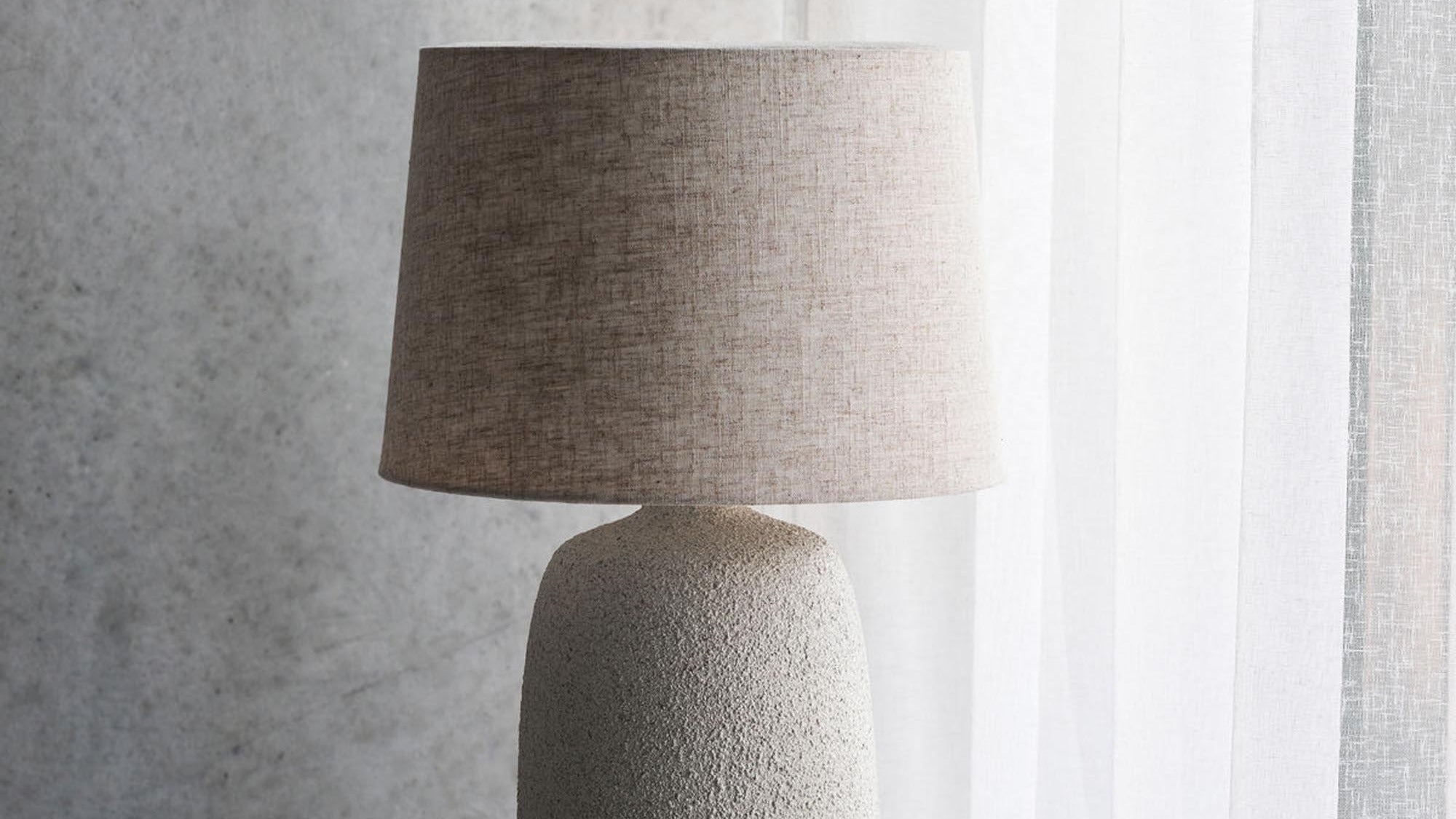 Elegante House Doctor Leuchte in modernem Design, ideal für stilvolle Innenräume und stimmungsvolle Beleuchtung.