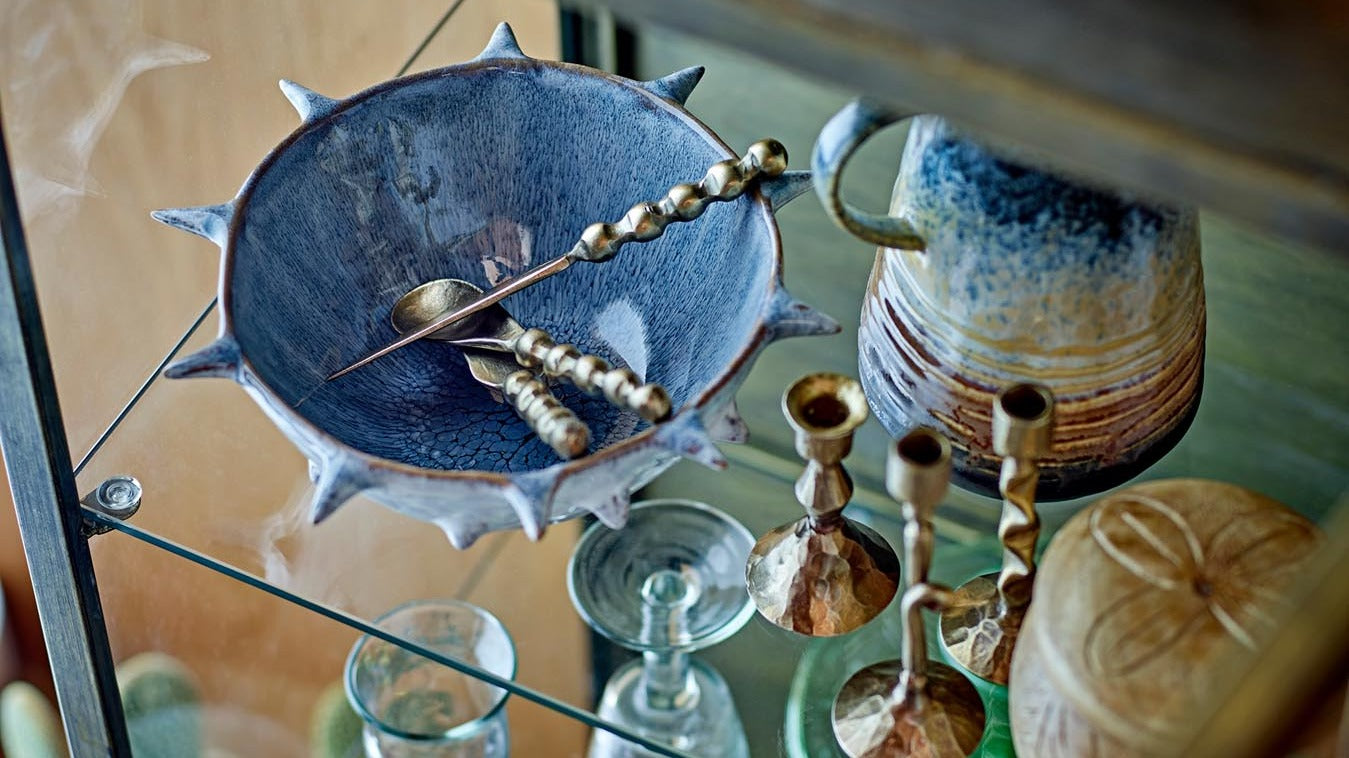 Entdecke die stilvollen Käsemesser und Käseglocken von KAQTU. Perfekt für Käseliebhaber, die Eleganz und Funktionalität schätzen.