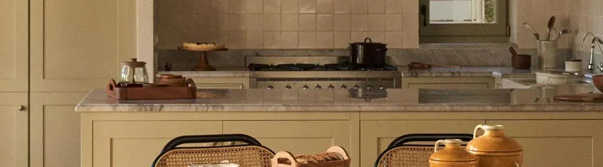 Kenwood Küchengeräte-Kollektion von KAQTU: Hochwertige Standmixer und Küchenmaschinen in modernem Design, die Innovation und Funktionalität für den Haushalt vereinen.