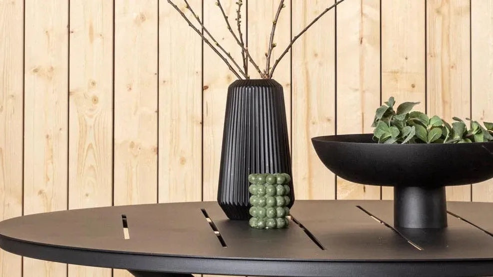 Entdecke stilvolle, platzsparende Möbel für kleine Balkone & Terrassen. Klappbare Tische, stapelbare Stühle und wetterfeste Materialien für deinen Outdoor-Bereich.