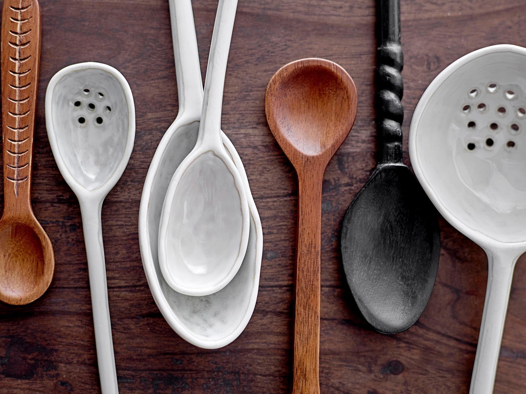 Kochbesteck: hochwertige Kollektion aus Holz und Edelstahl – langlebiges Küchenwerkzeug für Hobbyköche und Profis in der Küche.