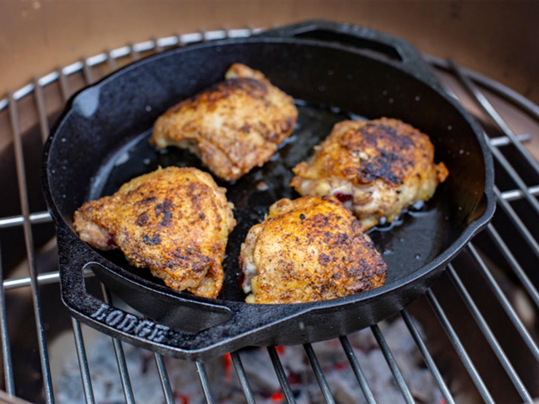 Entdecken Sie die rustikale Lodge Kollektion von KAQTU: Möbel aus natürlichen Materialien, die modernen Komfort und nachhaltige Qualität vereinen.