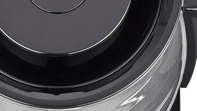 KAQTU MELITTA Kollektion: elegante, hochwertige Leder- und Metallstücke, vielseitig kombinierbar und nachhaltig produziert – Stil trifft Funktion.