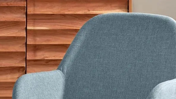 Mut zur Farbe: Lebendige Möbel & Accessoires in kräftigen Farben verwandeln Räume – Teppiche, Sessel, Textilien, Lampen & Dekorationsobjekte.