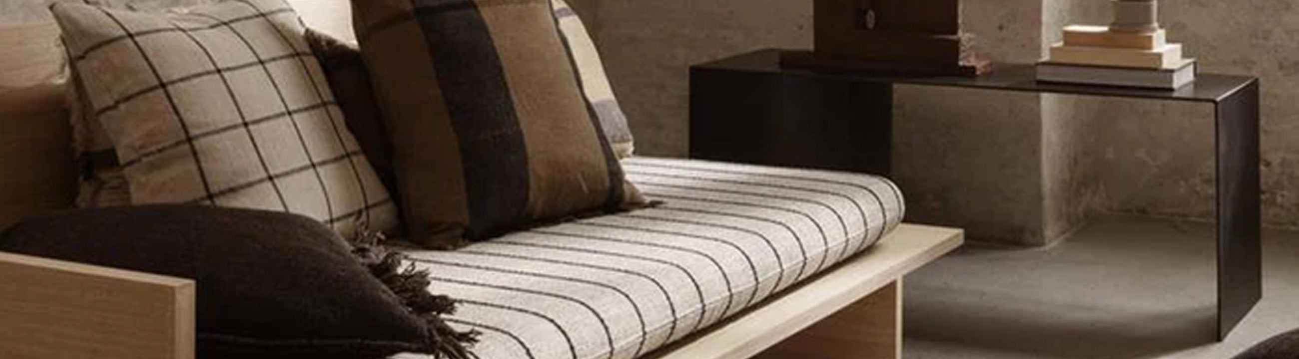 Das Kona Bett von Ferm Living passt perfekt in den modernen Wohnstil skandinavischer Art. 