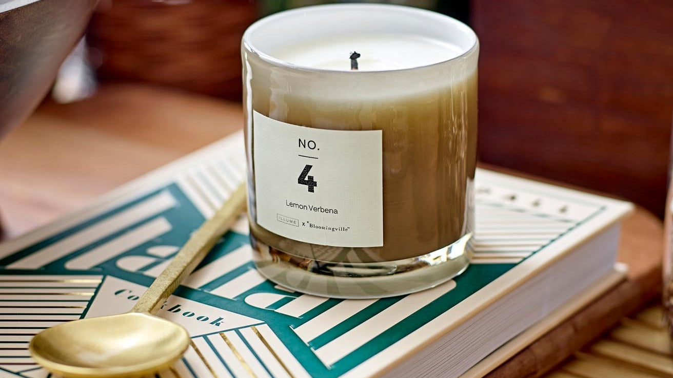 Entdecke die luxuriösen Illume Duftkerzen und Raumdüfte für eine entspannende Atmosphäre. Hochwertige Aromen und stilvolles Design für dein Zuhause.