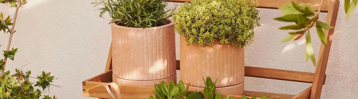 Outdoor Regale – Wetterfeste Gartenregale & Stauraum für Balkon