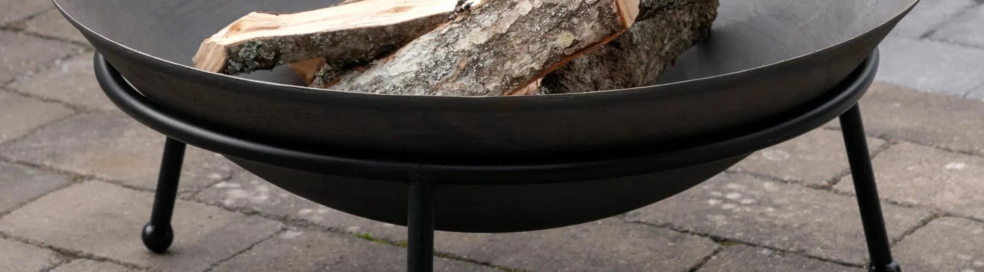 Entdecken Sie die REMUNDI Kollektion von KAQTU: Tradition trifft auf Innovation mit einzigartigem Design, Handwerkskunst und nachhaltigen Materialien.