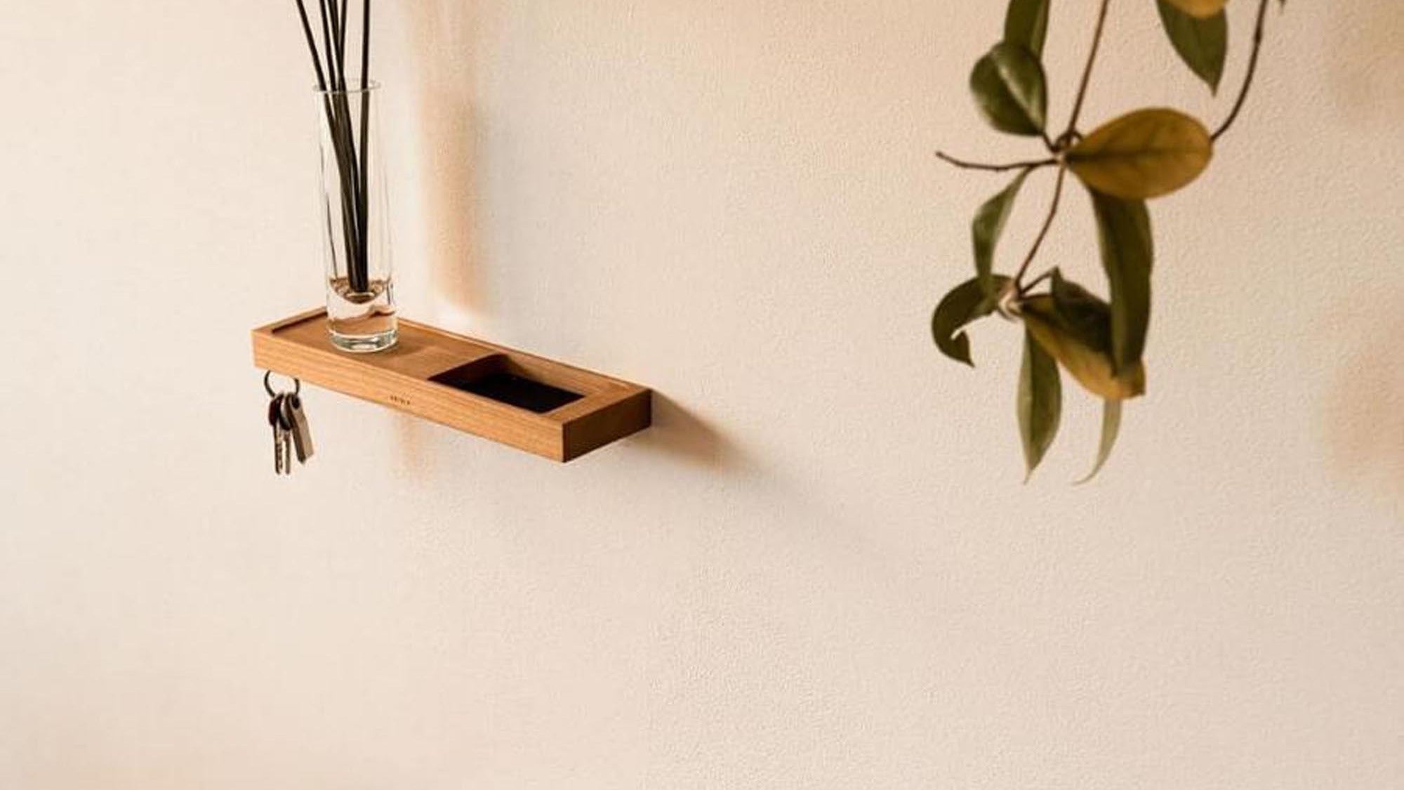 Schlüsselbrett: praktische, stilvolle Wandlösung mit Haken und Ablage für Ordnung im Eingangsbereich - langlebig, hochwertiges Design.