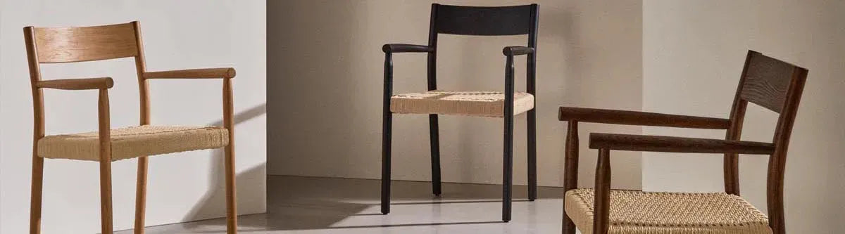 Stapelbare Bar- und Esszimmerstühle von KAQTU in modernen und klassischen Designs, platzsparend und vielseitig einsetzbar.