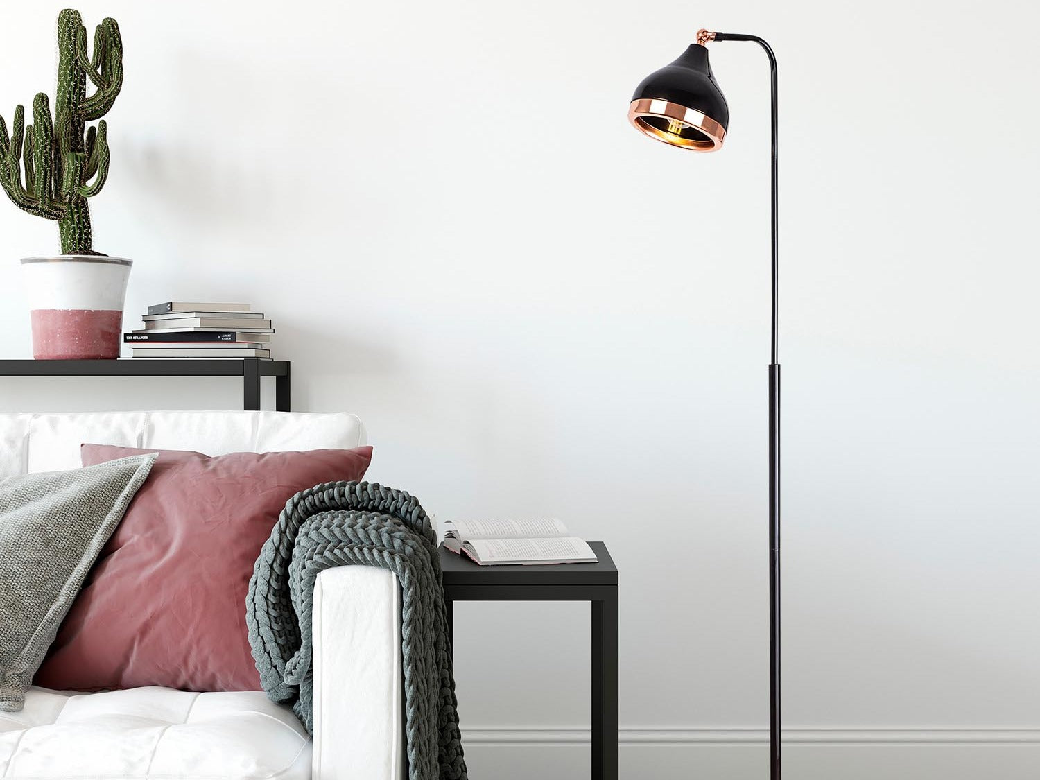 Elegante schwarze Stehlampe mit modernem Design, ideal für stilvolle Wohnräume und gemütliche Beleuchtung.