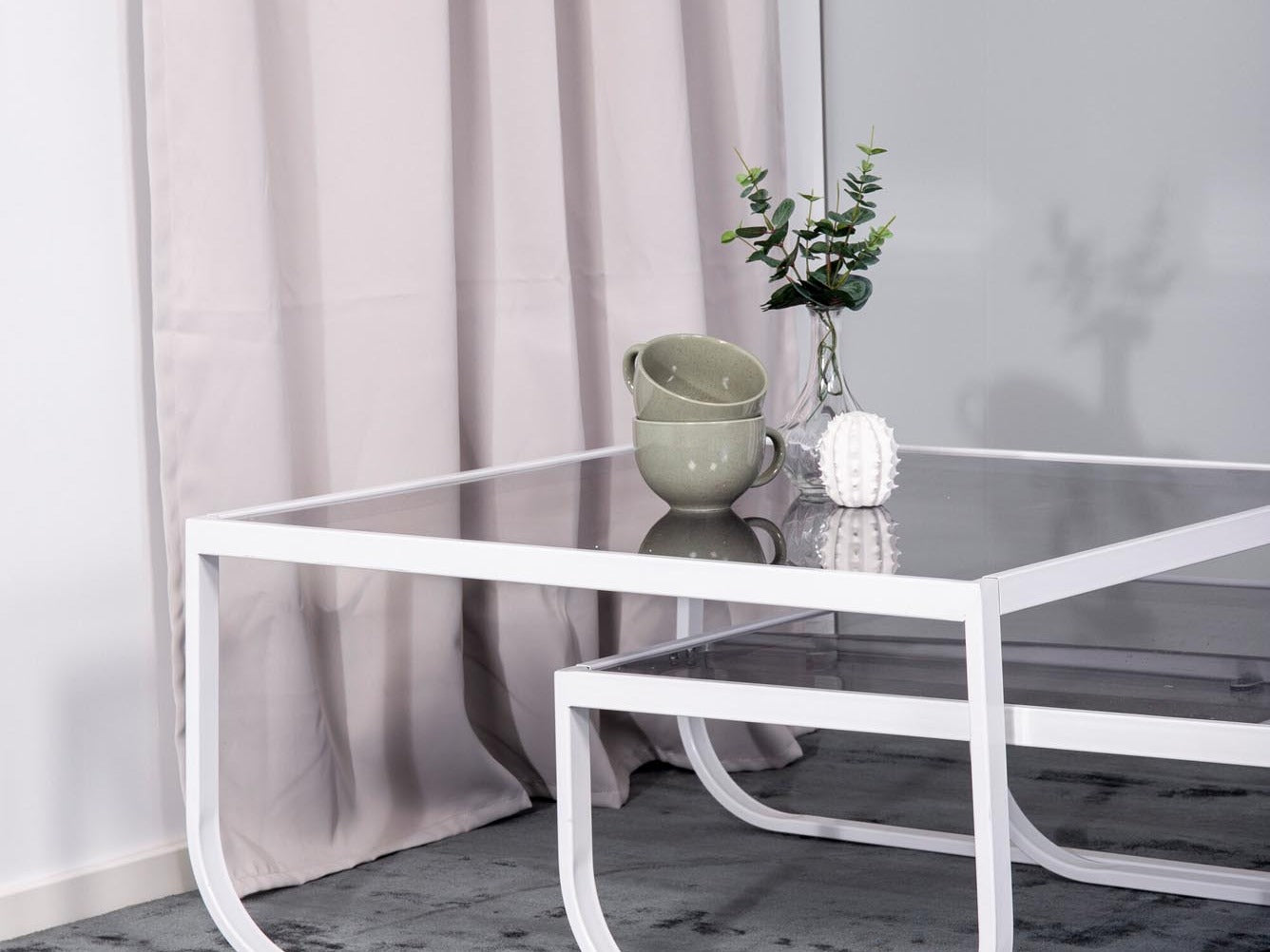 Moderne Couch- und Beistelltische der Kollektion Venture Home, stilvolles Design für jedes Wohnzimmer.