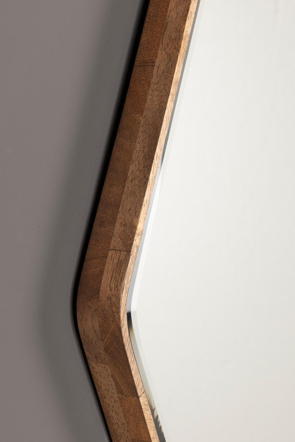 Bryn Mirror von Dutchbone: Raffinierte Akzente für jedes Zuhause.