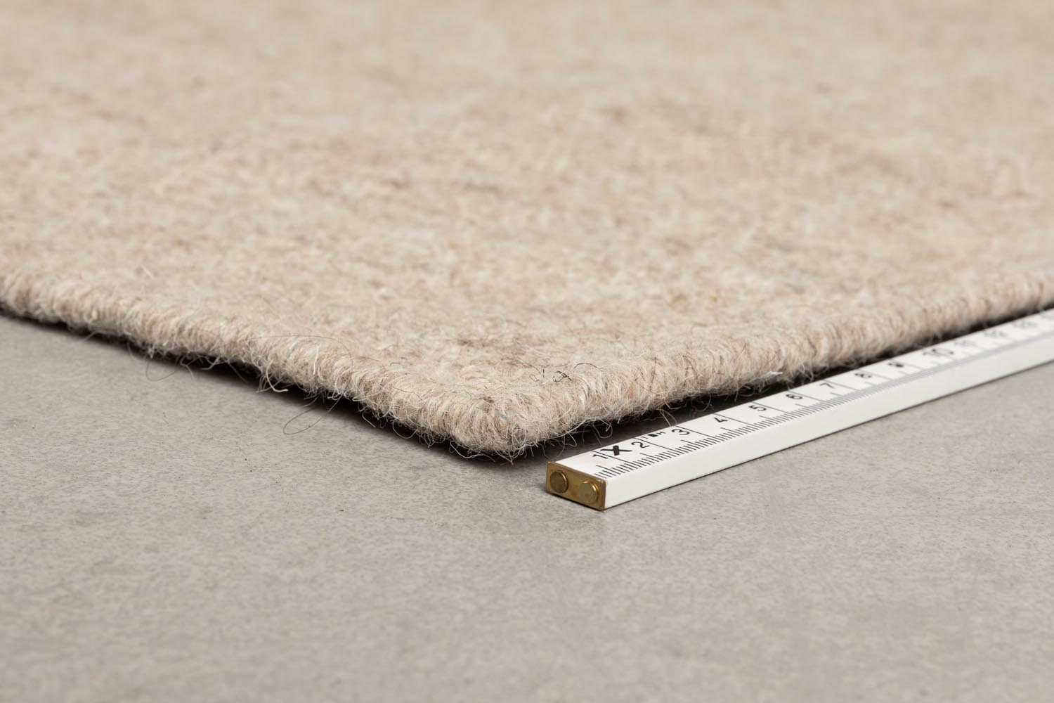 Briton Teppich 200x300 in Beige präsentiert im Onlineshop von KAQTU Design AG. Teppich ist von Dutchbone