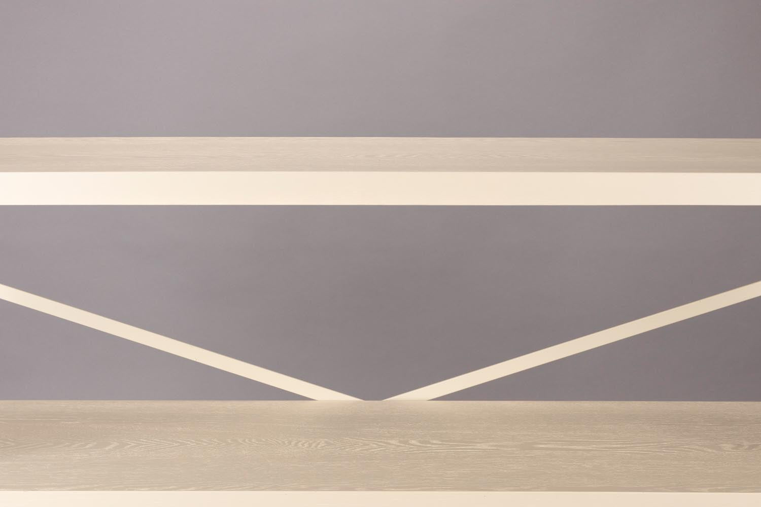Stilvolles Iron Regal Low von Dutchbone für zeitlose Inneneinrichtung.