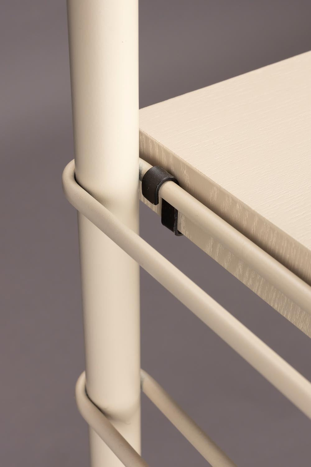 Stilvolles Iron Regal High von Dutchbone für moderne Wohnräume.