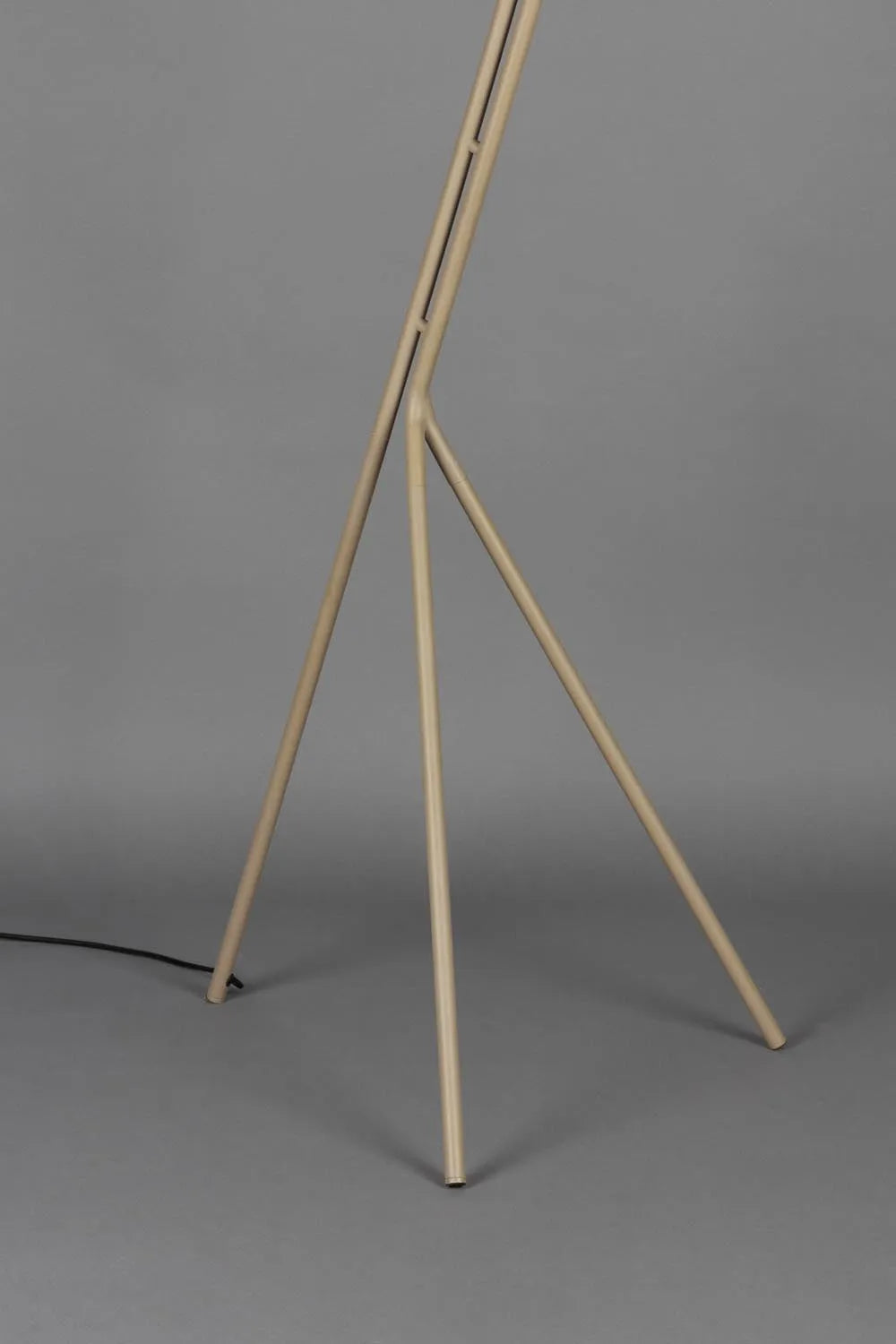Murphy Stehleuchte: Eleganz trifft auf zeitloses Design von Dutchbone.