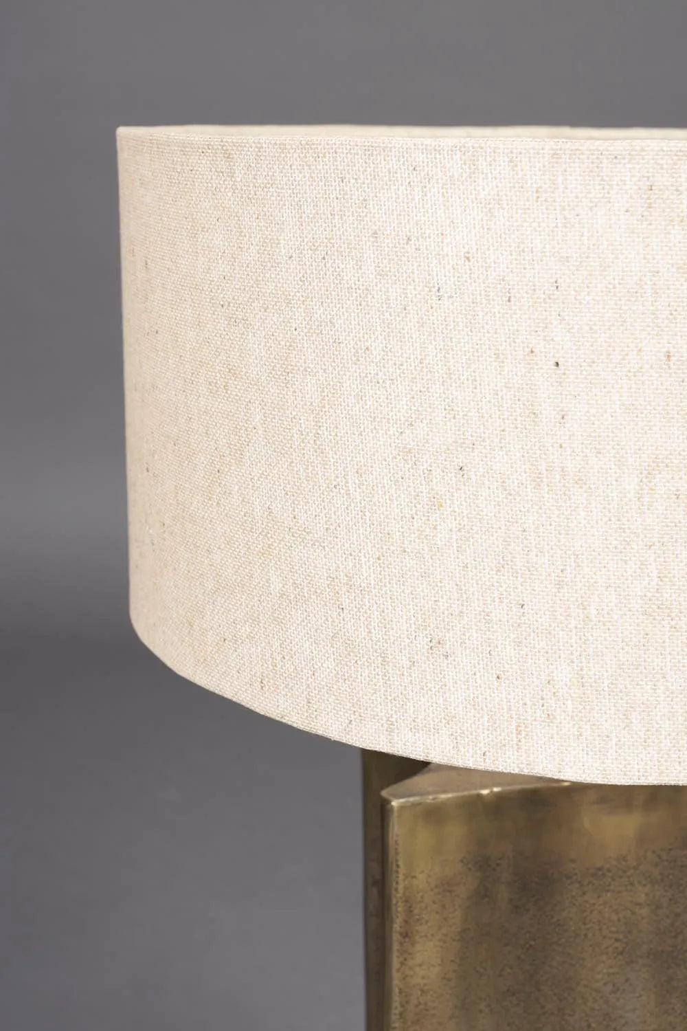 Elegante Dutchbone Rico Tischleuchte: Perfekte Beleuchtung für Ihr Heim.