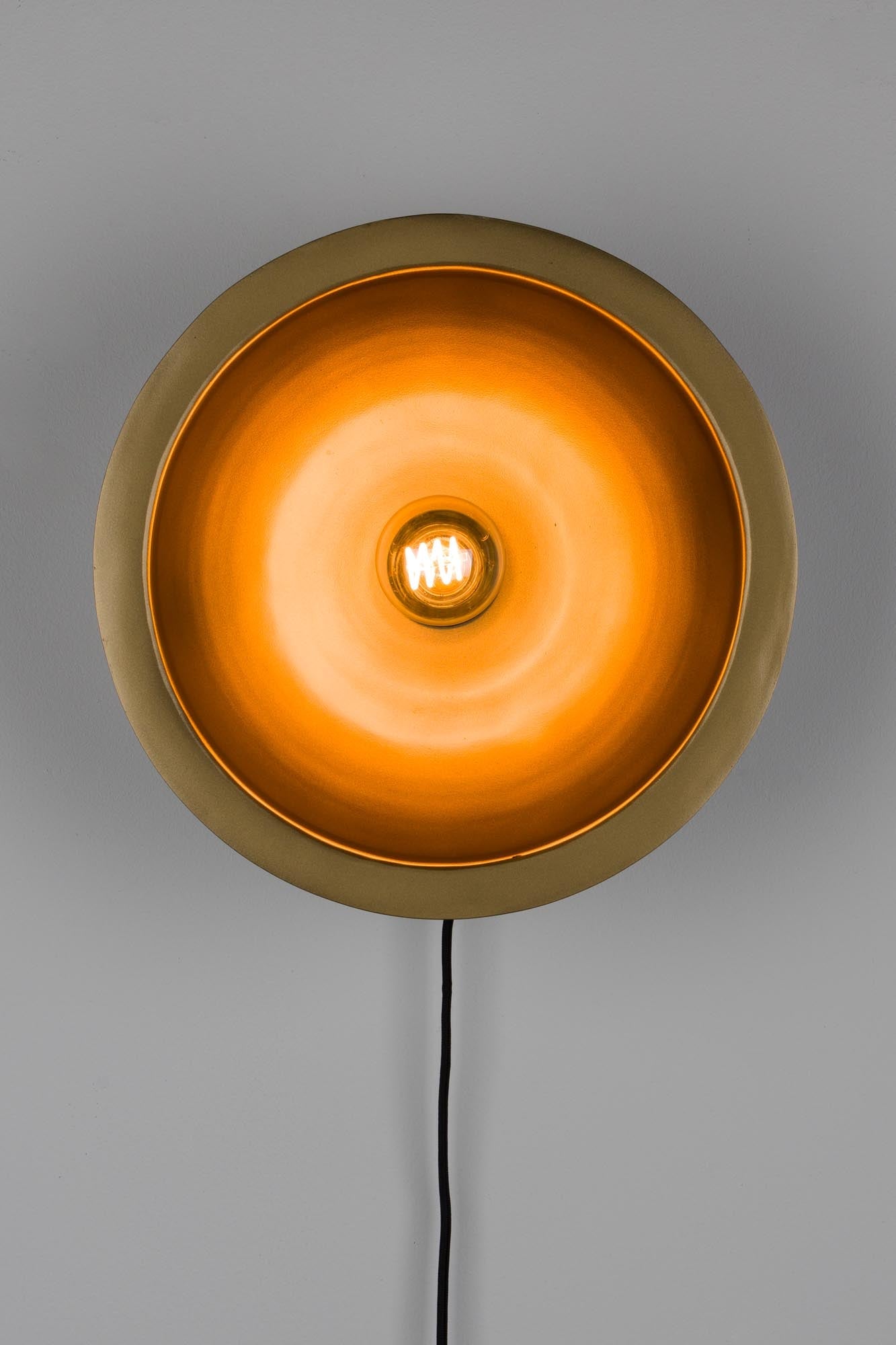 Die Wandleuchte Sunny Rund L von White Label Living überzeugt mit stilvollem Design und erstklassiger Qualität.