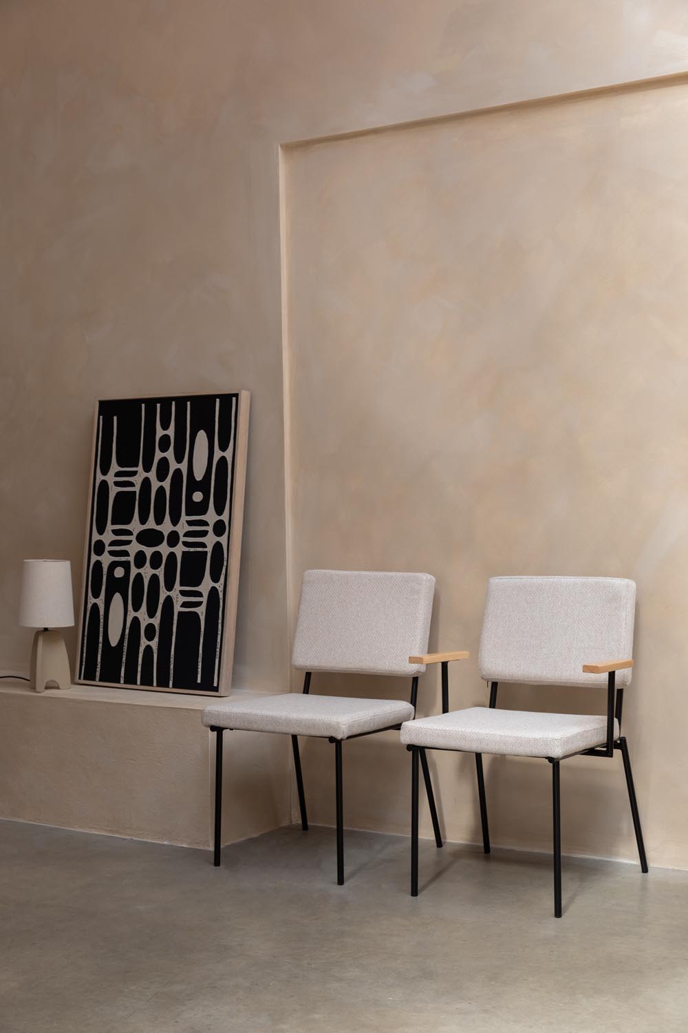 Eleganter Zuiver Fellow Stuhl: Komfort trifft modernes Design.