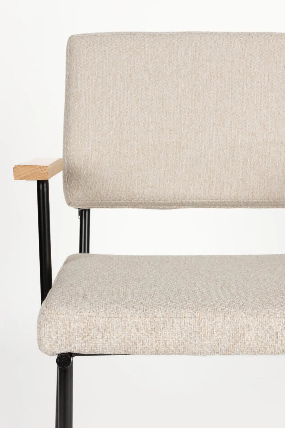Stilvoller Zuiver Fellow Stuhl: Komfort und modernes Design vereint.