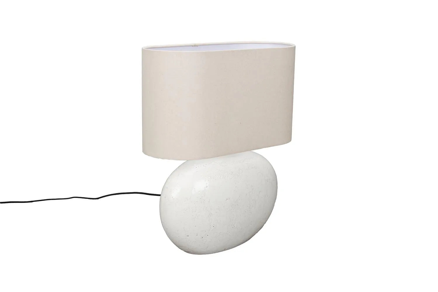 Hailey Tischleuchte: Retro-Design trifft auf moderne Eleganz.