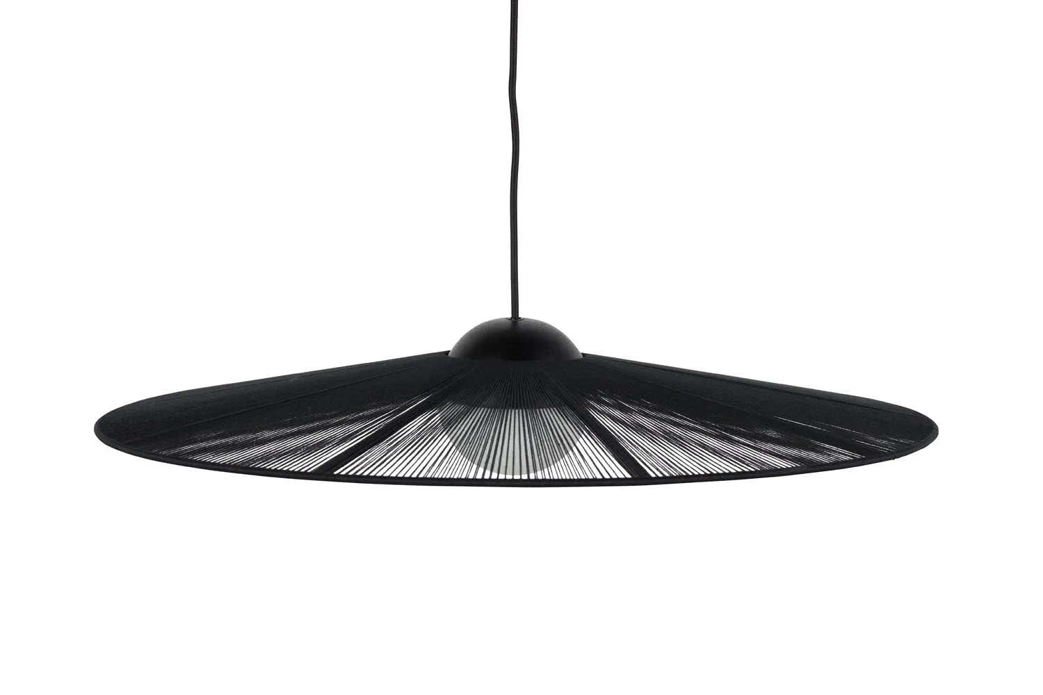 Die Pendelleuchte Belle S von Zuiver vereint zeitlose Eleganz und moderne Funktionalität mit hochwertigen Materialien.