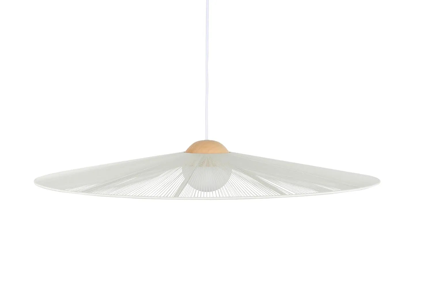 Die Pendelleuchte Belle L von Zuiver vereint zeitlose Eleganz und moderne Funktionalität mit hochwertigen Materialien.