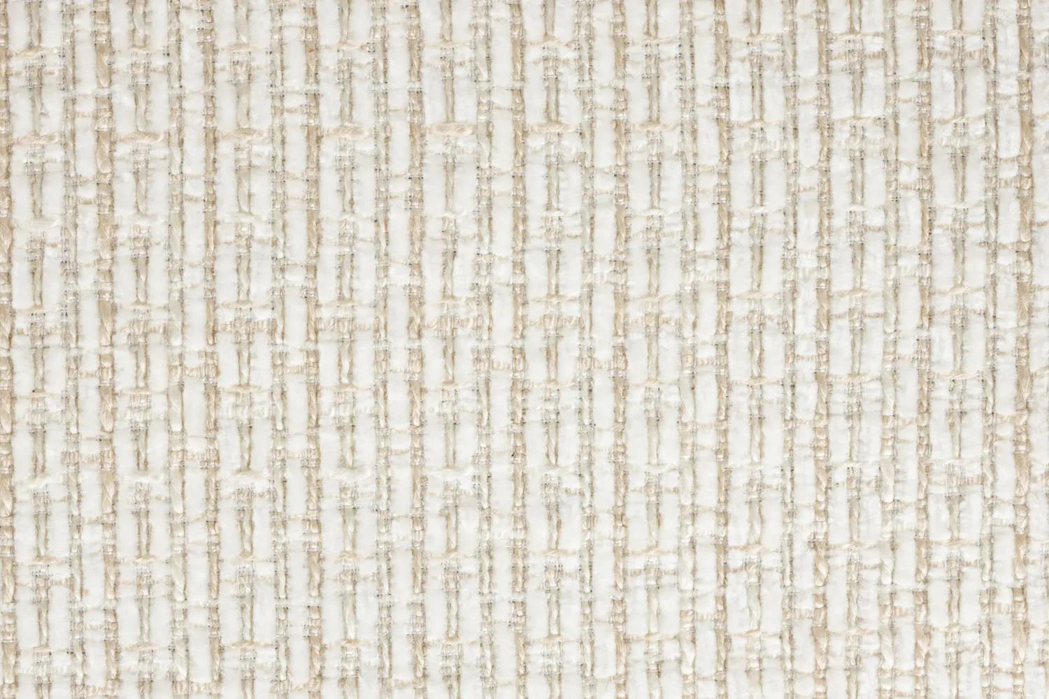 Eleganter Esszimmerstuhl mit gepolstertem Komfort, Vintage-Charme und innovativem dreibeinigem Design.
