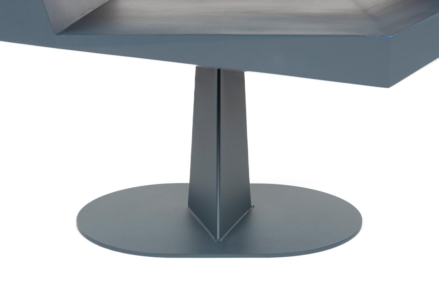 Eleganter Beistelltisch North von Zuiver, vielseitig einsetzbar, modernes Design, perfekt für Wohn- und Arbeitsräume.