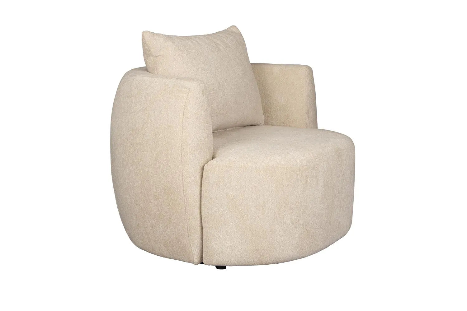 Der Rocca Lounge Stuhl von Dutchbone vereint organische Eleganz und Komfort, inspiriert von der Natur, in einem stilvollen Design.