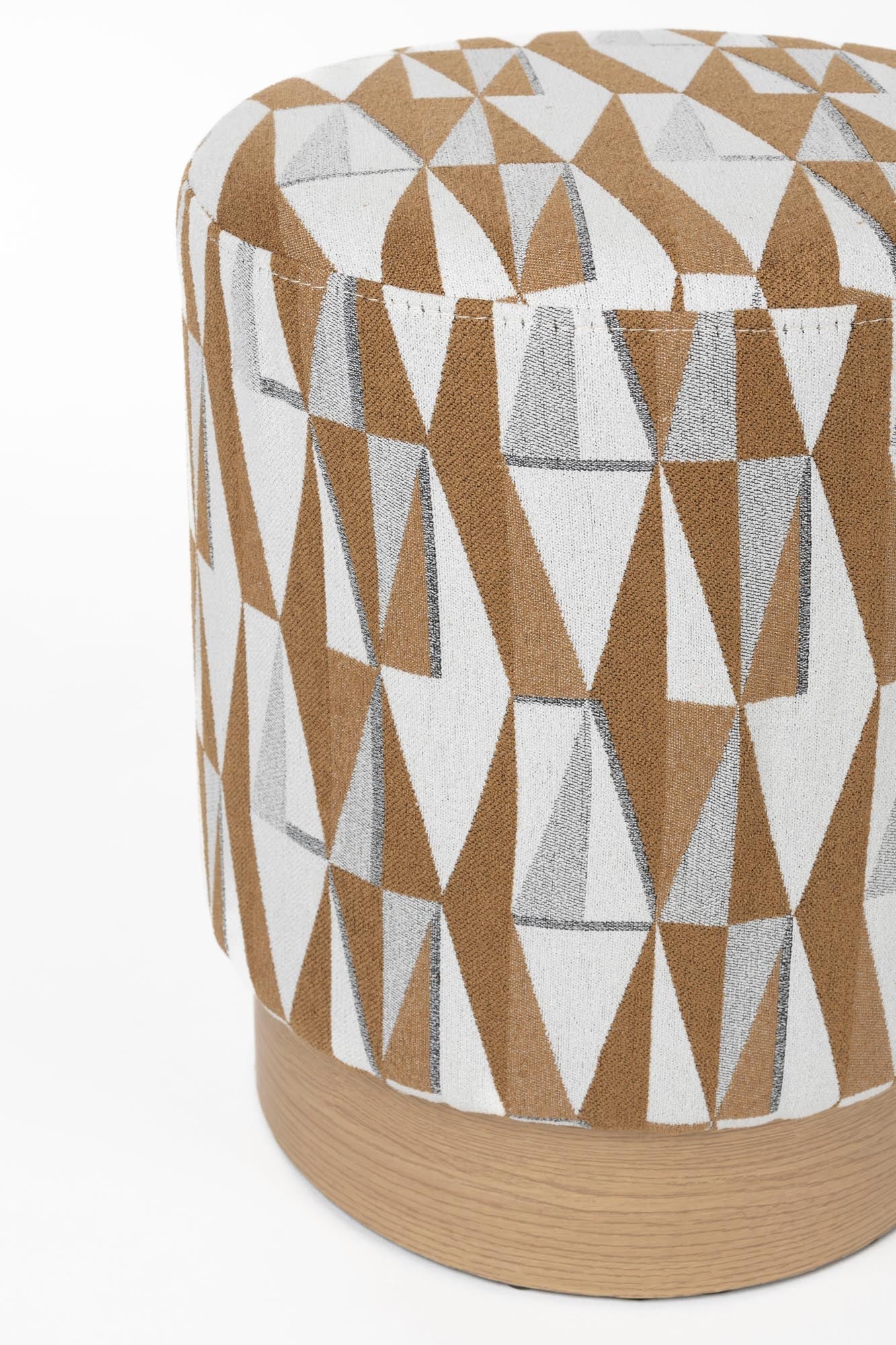 Eleganter Hocker Ziggy von White Label Living, modernes Design, komfortabel und vielseitig, perfekt für stilvolle Wohnräume.