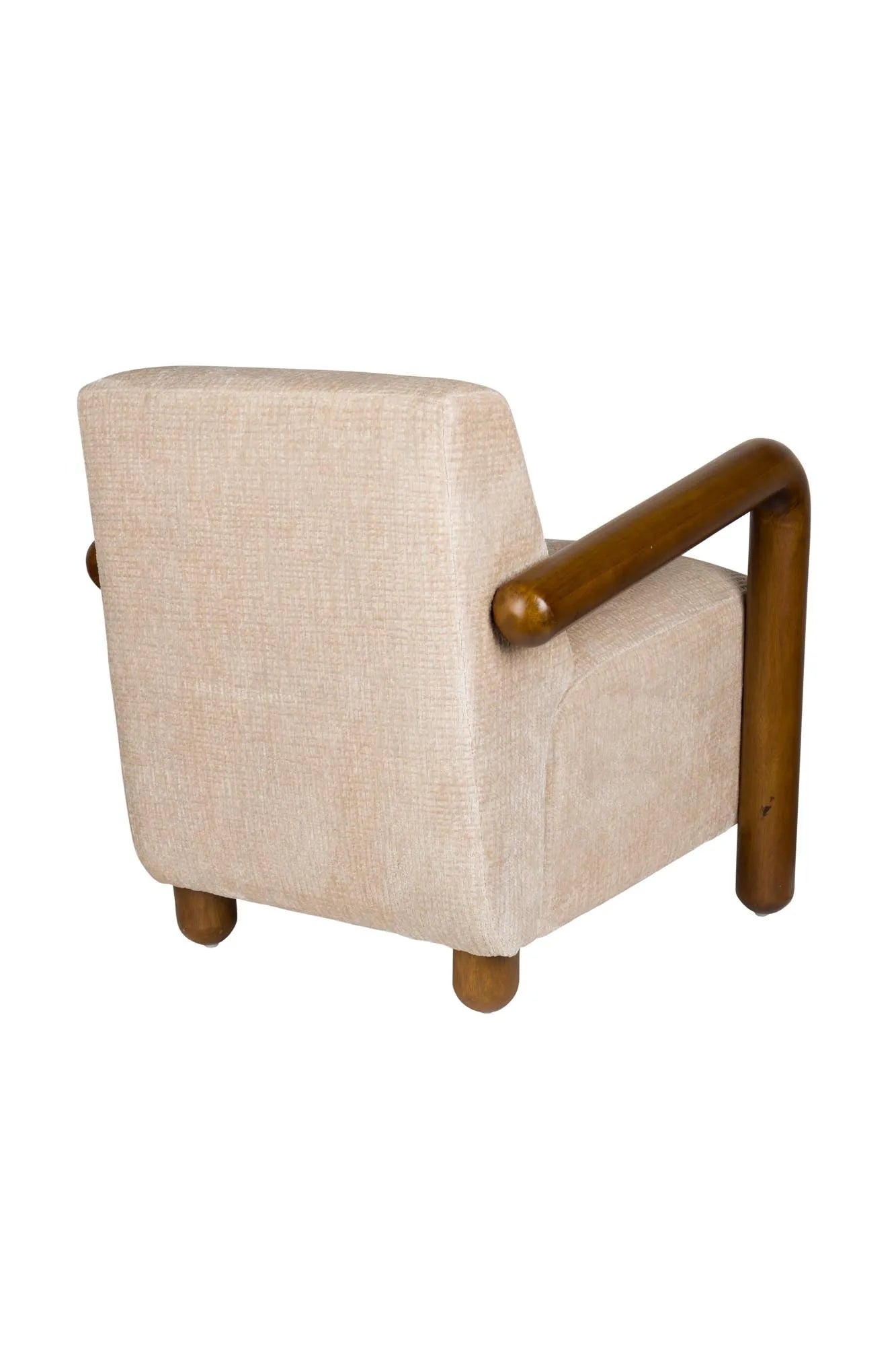 Der Loungesessel Robinson vereint Vintage-Charme mit modernem Komfort, ideal für stilvolle Entspannung.